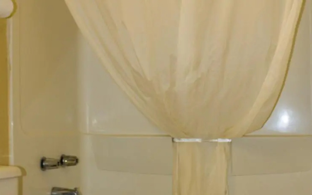 Regency Inn and Suites Muskogee