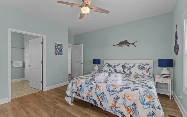 Slack Tide 3 Bedroom Condo by RedAwning