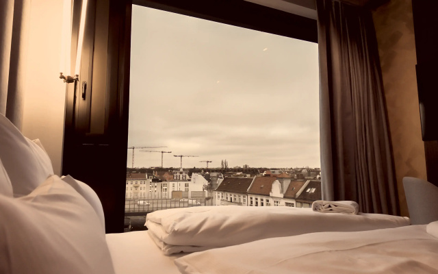 Bellman Hotel