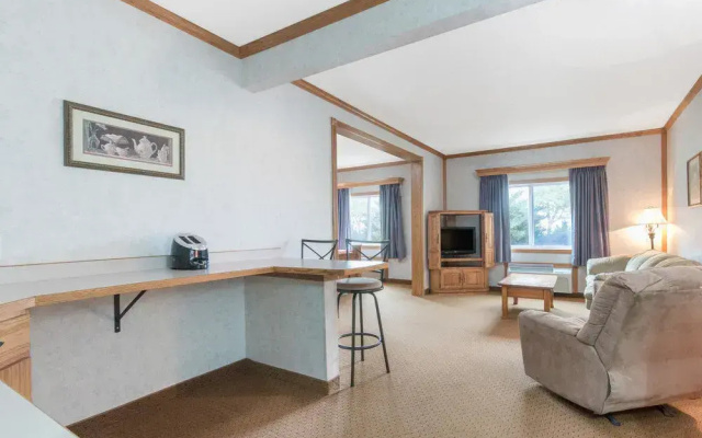 Ramada Limited Suites Bismarck