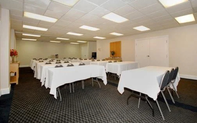 Quality Inn Executive Center - Greenville