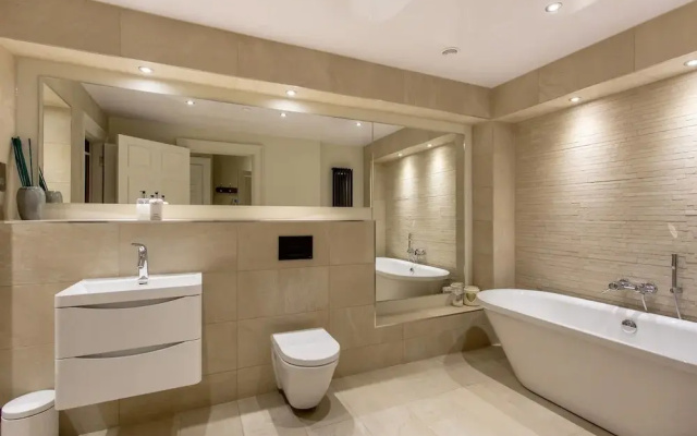 Heart of the City Luxury 3 Bedroom Apartment