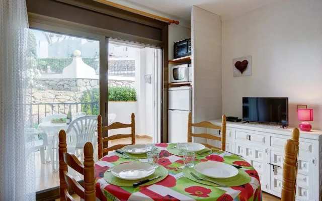 Apartment in Rosas Near Playa de Roses