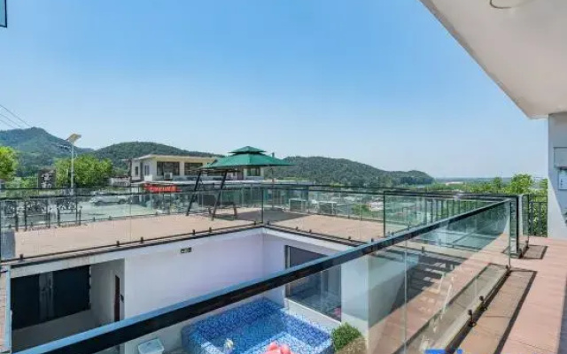 Beijing Baoqin Homestay (Jinhai Lake Scenic Area)