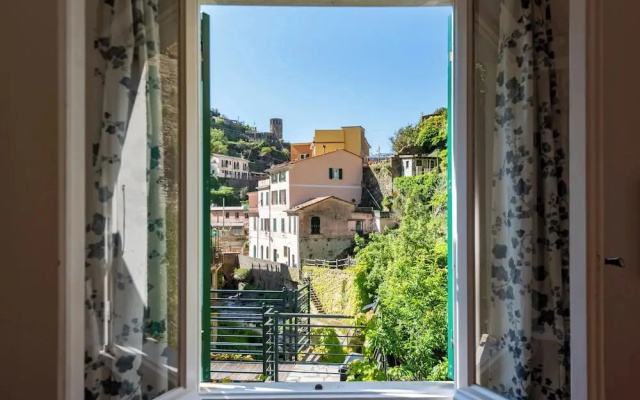 Vernazza Apartments