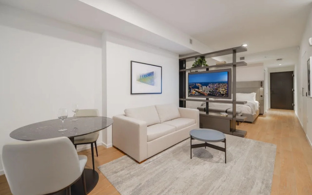 Studio with Panoramic City and Bay Views