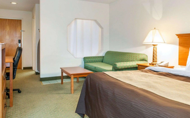 Quality Inn & Suites Near Amish Country