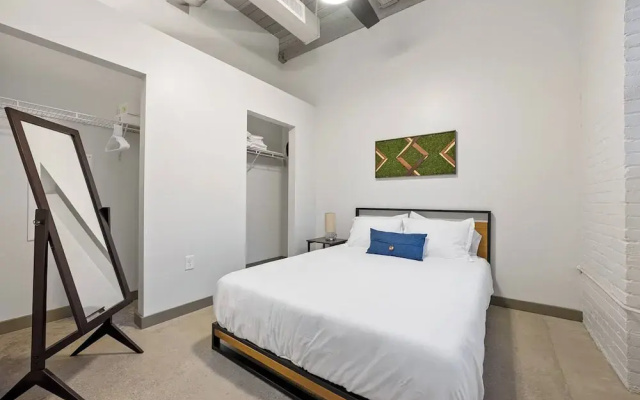 2125 Superior Living