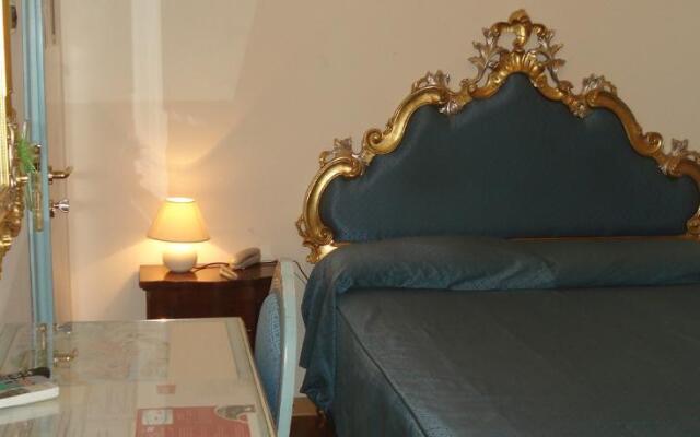 Отель Guest House Piccolo Vecellio Италия, Венеция - отзывы, цены и фото номеров - забронировать отель Guest House Piccolo Vecellio онлайн комната для гостей