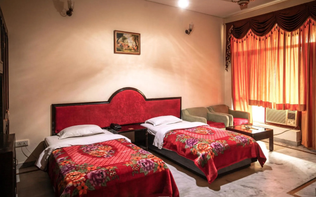 Hotel Neeraj Bhawan