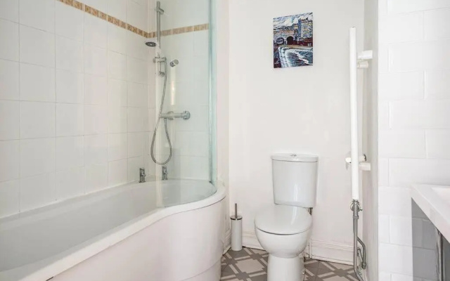 BRAND NEW LSITING!Wonderful One Bedroom Apartment