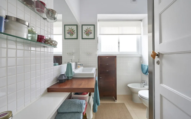 Lisbon Haven \- Family Apartment by the Metro w\/AC