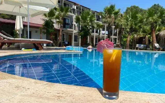 Garden Life Hotel