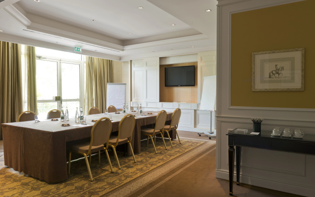 InterContinental Chantilly Chateau Mont Royal by IHG