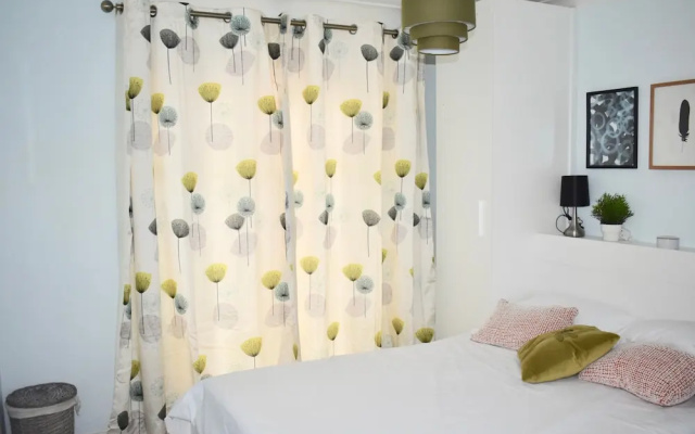 Refurbished Apartment With Garden Near Beach