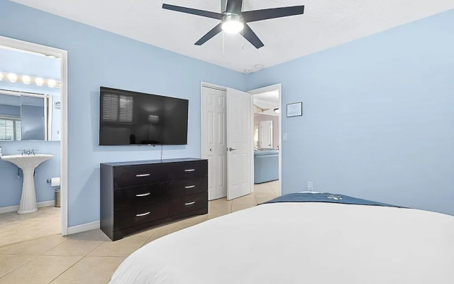 Renovated Quiet All King Bed Suites