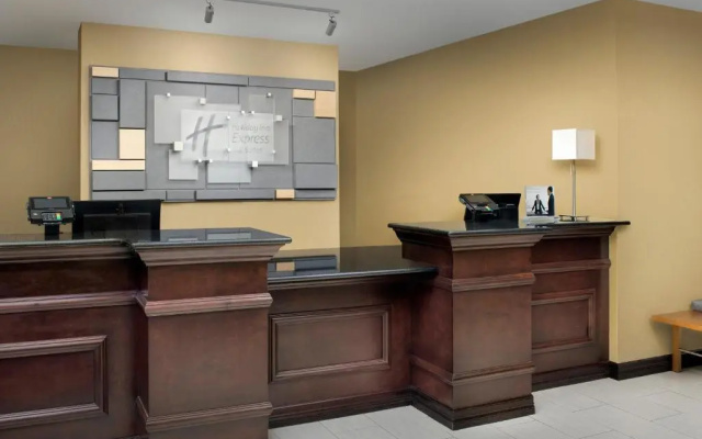 Holiday Inn Express Uvalde