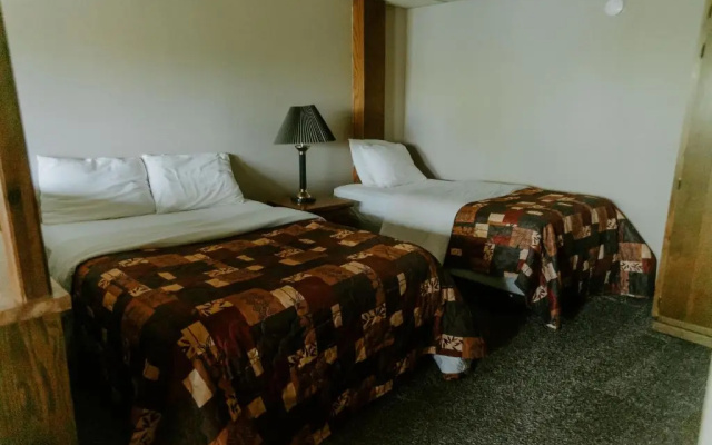 Silver Rapids Lodge