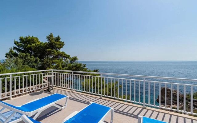 Awesome Home in Dingac With Wifi and 4 Bedrooms