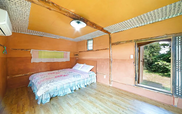 Seogwipo Pyeonwoon Sanjang Pension