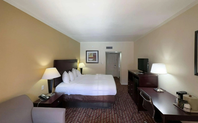 Motel 6 Dallas, TX – Downtown