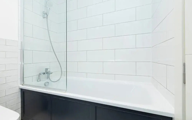 Modern Flat, Steps From Oxford Street!