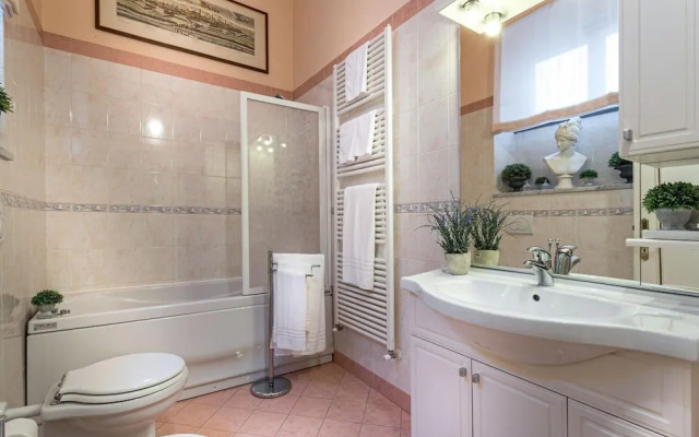 Casa Opera in Lucca With 2 Bedrooms and 2 Bathrooms