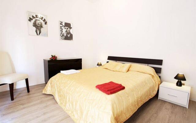 Апартаменты B&B The Apartment Лечче вид на фасад
