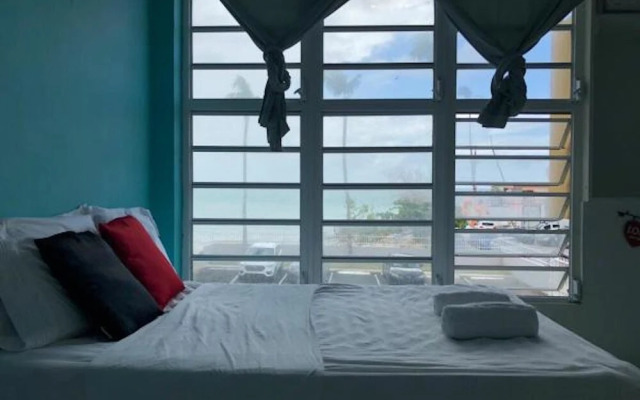 Isla Verde Oceanview Studios