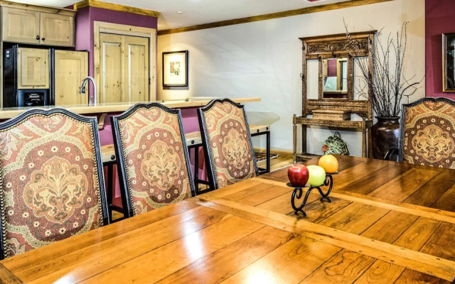 Alpine Club 2 Bedroom Condo by RedAwning