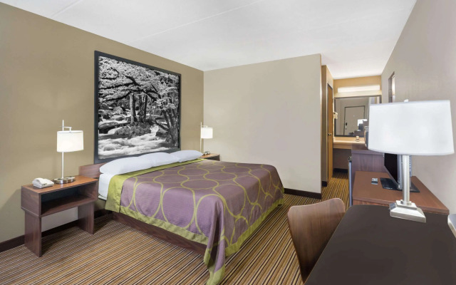 Super 8 by Wyndham Knoxville North/Powell