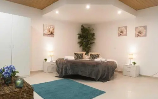 West Side Guesthouse