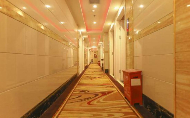 Zhongchao Theme Hotel (Shenzhen Luohu Wenjin Subway Station)