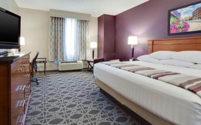 Drury Inn & Suites Middletown Franklin