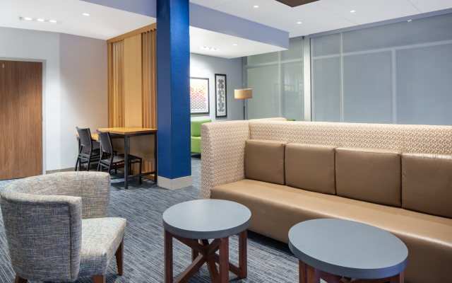 Holiday Inn Express & Suites Chico by IHG