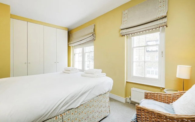 Cadogan Street Apartment