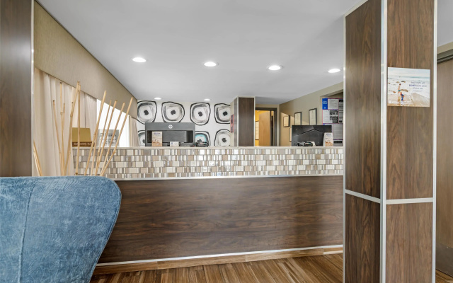 Best Western Center Inn