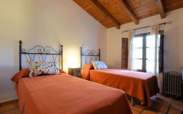 Rustic house in La Higuera (El Torcal de Antequera).