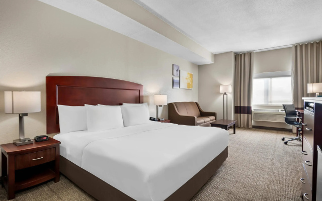 Comfort Inn & Suites North East