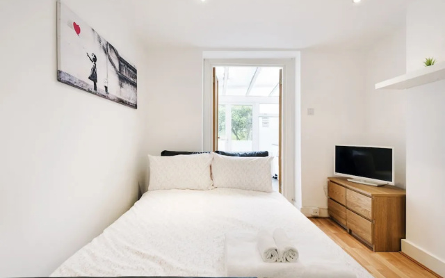 London New Apartment With Private Garden