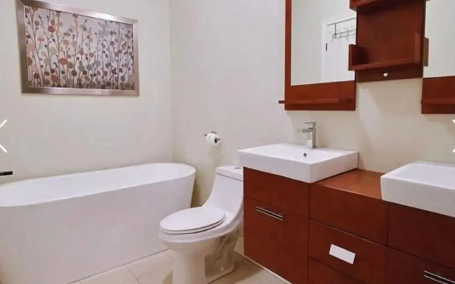 Champlain Condo 102