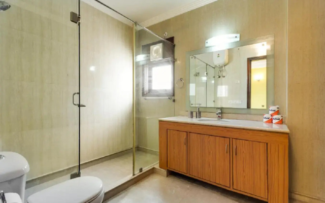 Hostie Aarna-4 BR apt near Moolchand/Apollo, S. Delhi
