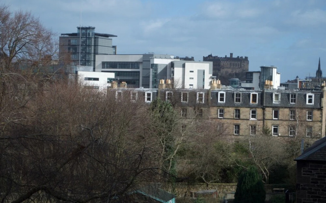 2 Bedroom Apartment With Castle Views