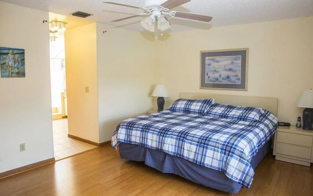 Claremont Holiday Home