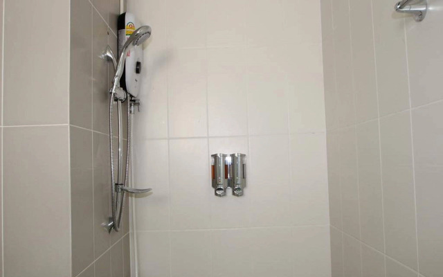 Angel Service Apartment Patong Beach
