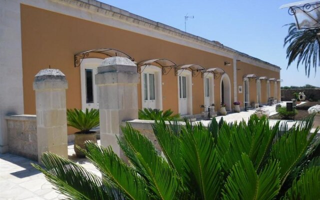 Отель Tenuta Masseria del Gallo Calimera вид на фасад