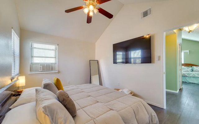 Updated Lubbock Vacation Rental With Yard!