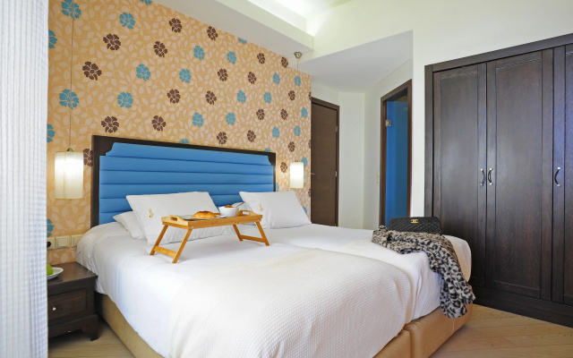 Steris Elegant Beach Hotel