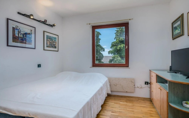 Nice Apartment in Krk With Wifi