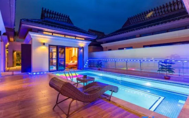 Sanya Yanqi Bungalow Pool Villa (Yalong Bay No.1 Outlets Town)